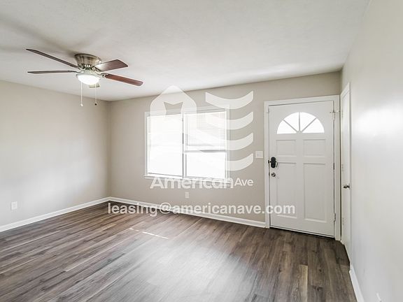 1049411_004_wm_-_living_room_13622088.jpg