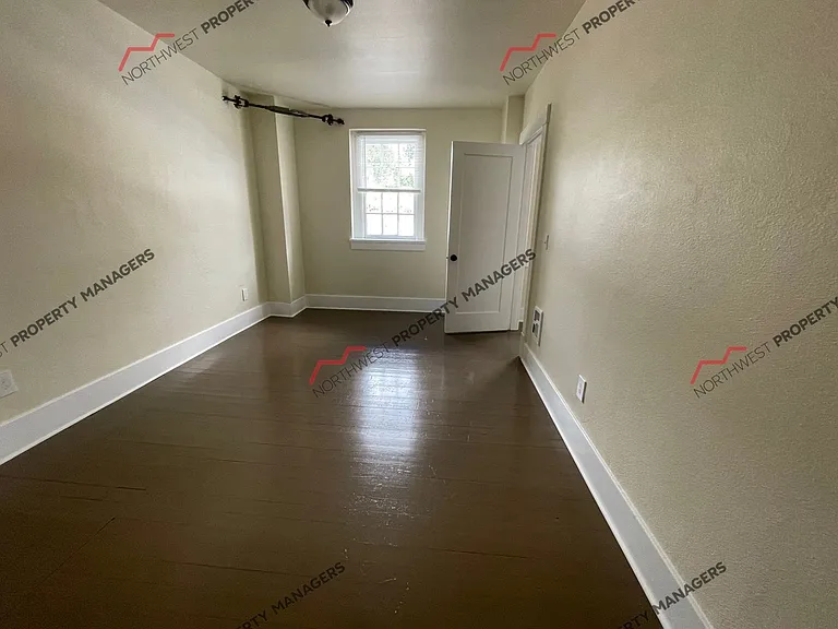 455 N Market Blvd — Photo 5