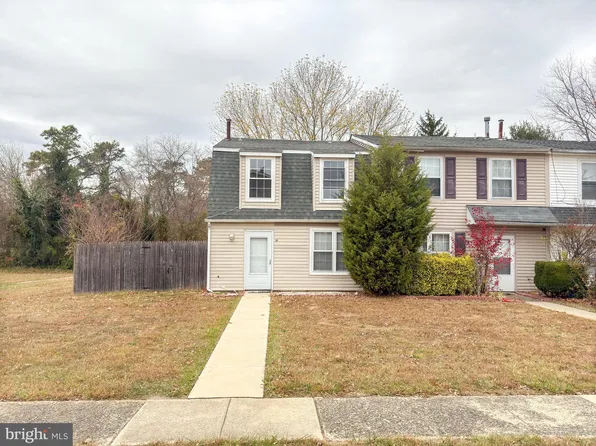 11 Villanova Ct, Sicklerville, NJ 08081