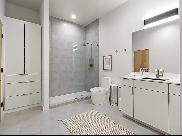 805 SE 5th St — Photo 15