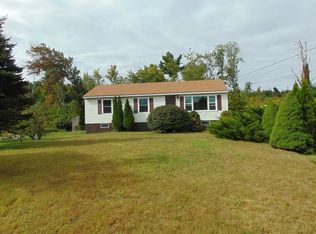 98 Holland Rd, Brimfield, MA 01010