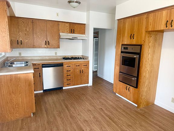 4th image of 2413-2415 W Carson St