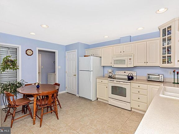 3rd image of 3855 Alfalfa Ln