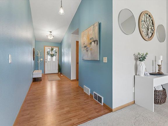 4th image of 220 Red Birch Run