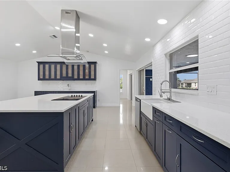 3016 SW 6th Pl — Photo 7