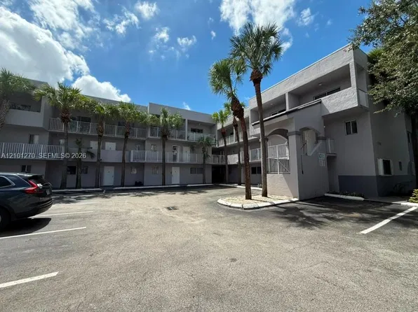 2780 W 76th St APT 205, Hialeah, FL 33016