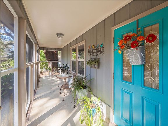 2nd image of 111 Seminole Rd