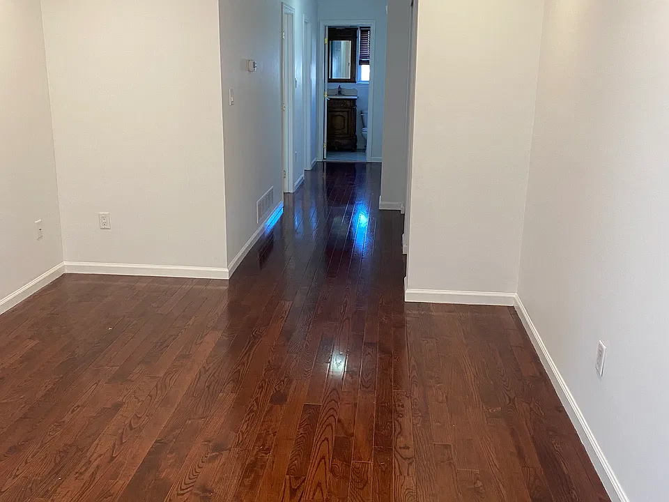 Living room/hallway