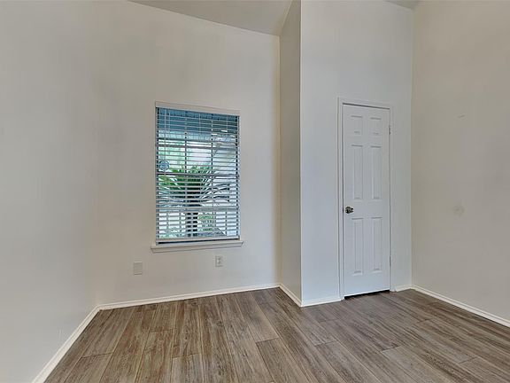 2nd image of 8614 Lake Crystal Dr