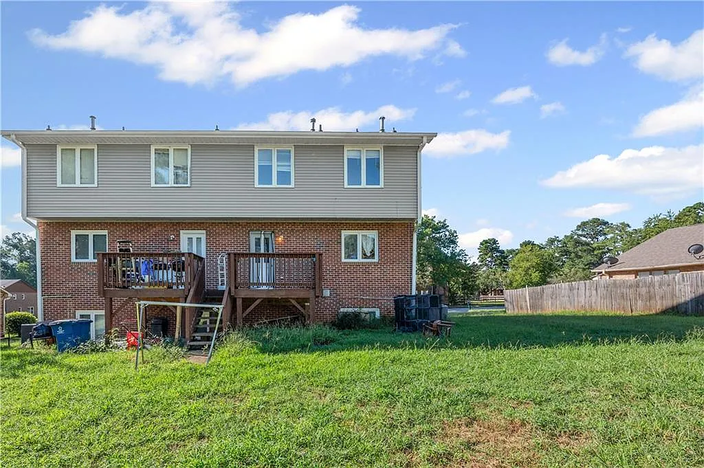 3 bed, 2.0 bath, 1496 sqft, $1,325 — Photo 3