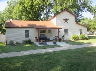 403 N Kansas Ave, Oxford, KS 67119