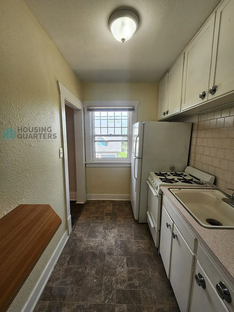 1414 N Lincoln St — Photo 4
