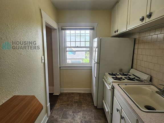 4th image of 1414 N Lincoln St APT 6