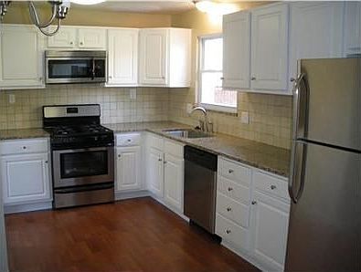 3rd image of 2736 Southwest Blvd