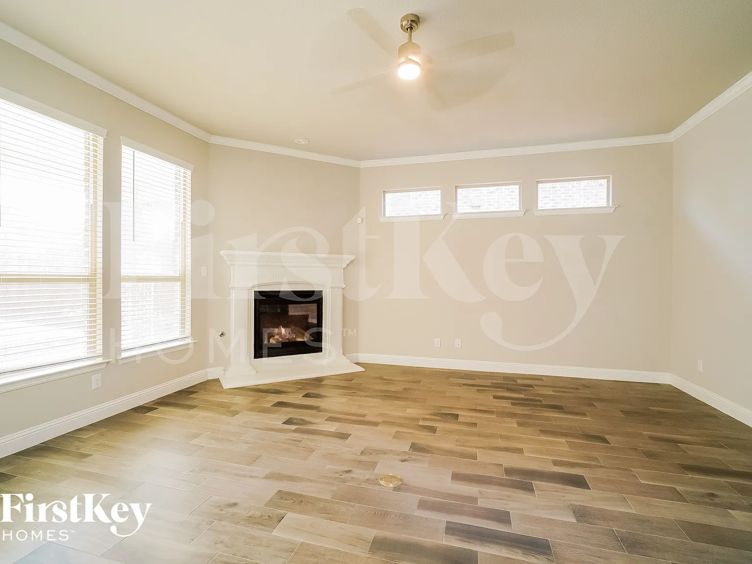 4 bed, 2.5 bath, 2820 sqft, $3,160 — Photo 4