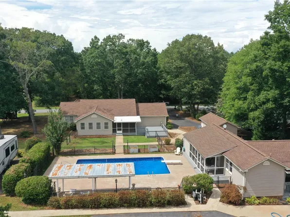 102 Hampton Rd, Liberty, SC 29657