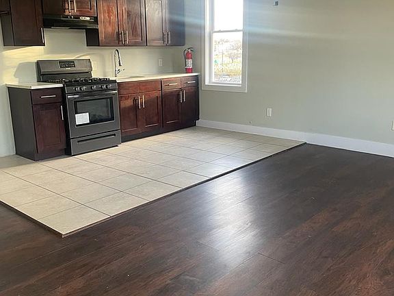 4th image of 106 Martens Cres #2