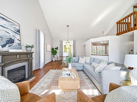 5th image of 3209 Bellerive Dr