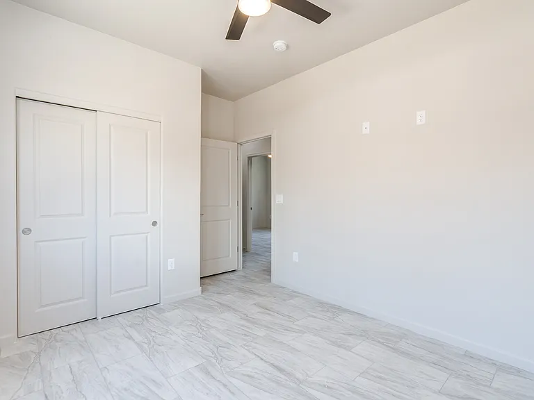 175 W Adams St #1 — Photo 15
