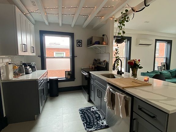 4th image of 643-45 N 15th St #C