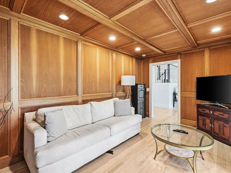 49 Beach Ave — Photo 10