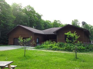 7065 Smith Lake Dr, Manistique, MI 49854