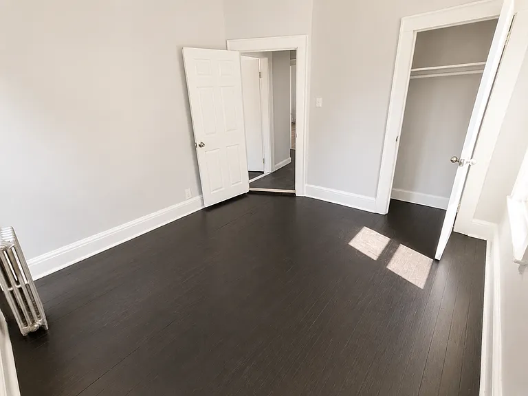 381 Leslie St #1R — Photo 9