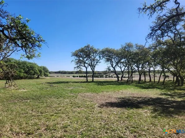 169 Oryx Ln, Lampasas, TX 76550