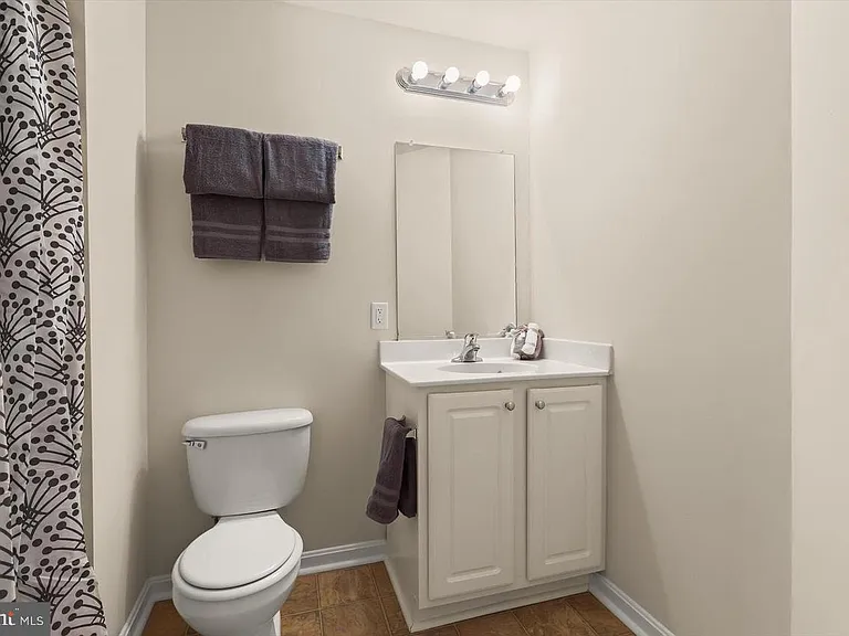 1 Karendale Ct — Photo 36