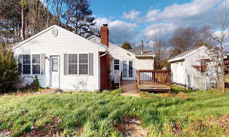 1st image of 1678 Fitchetts Wharf Rd