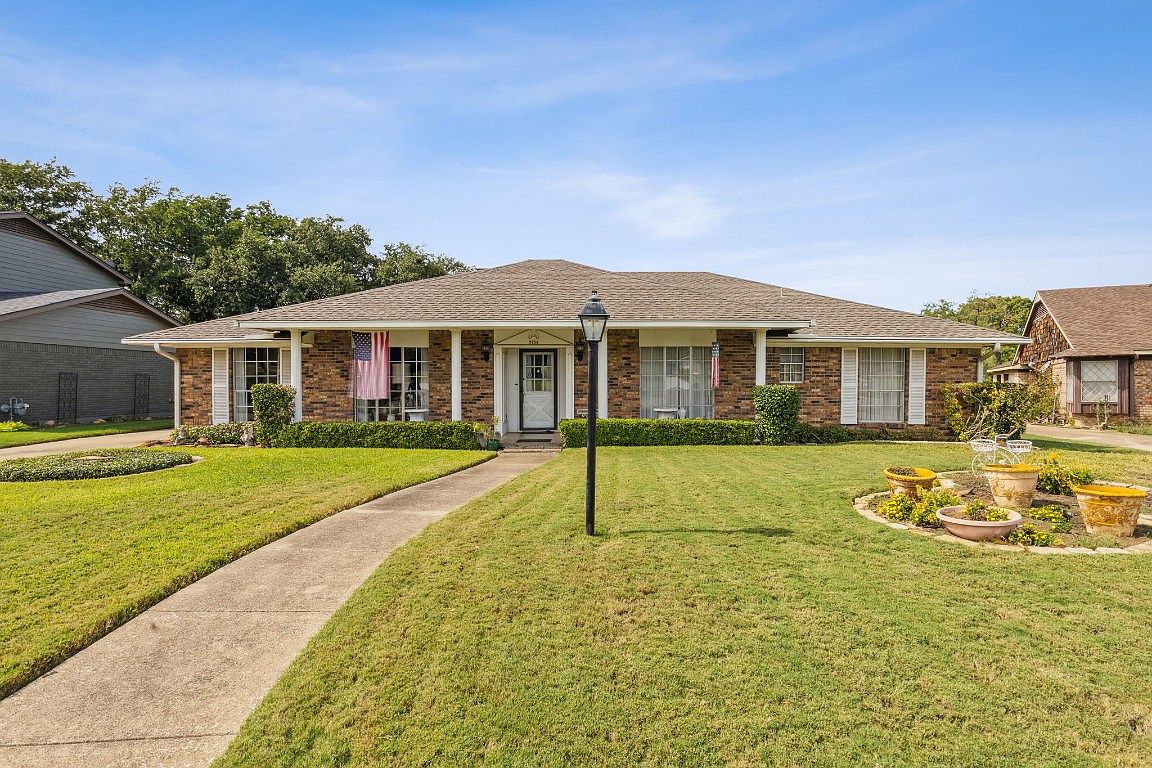 3135 Rolling Knoll Ct