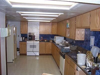 5th image of 307 E F St