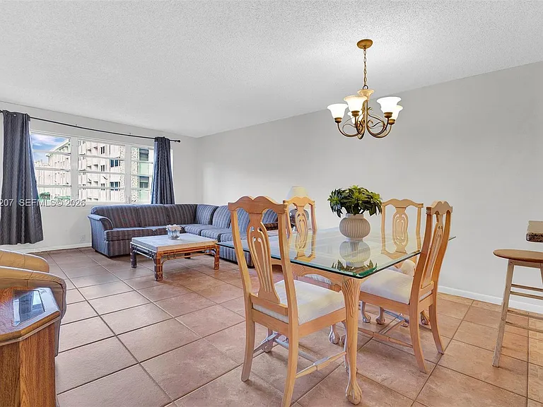 410 SE 2nd St #220 — Photo 7