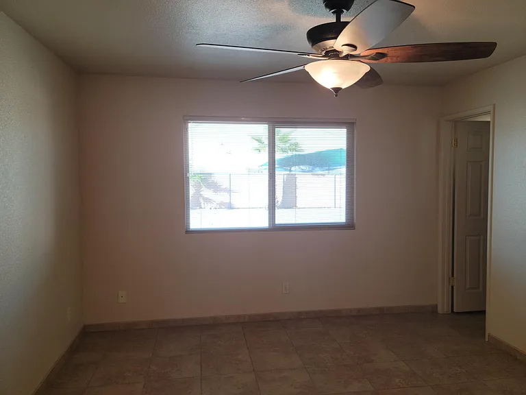 3949 Lunar Dr — Photo 10