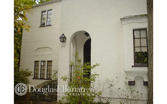 Sold by Douglas Elliman | media 16