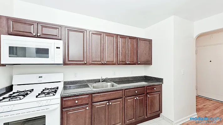 Rented by Moda Realty | media 3