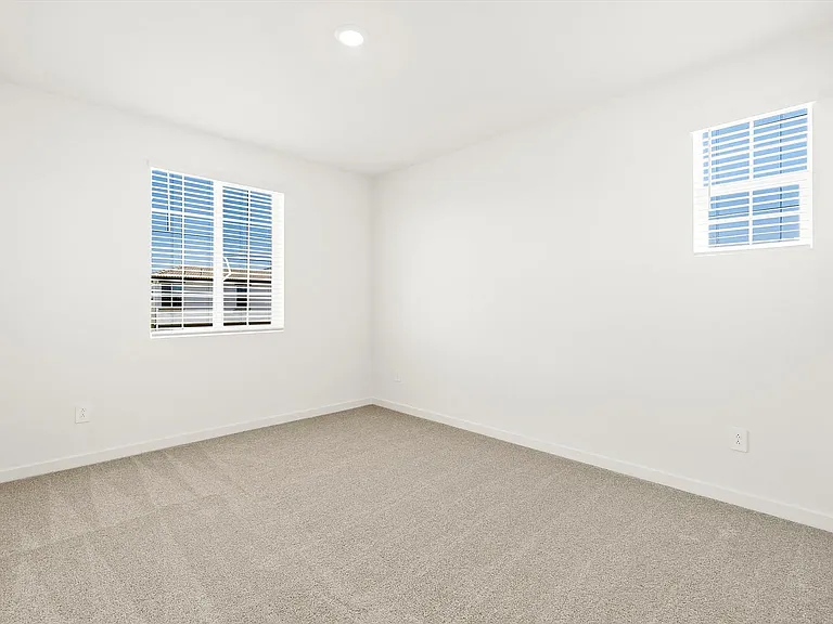 656 Channel Cir — Photo 8