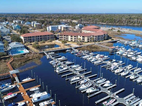 Villas and Yacht Club