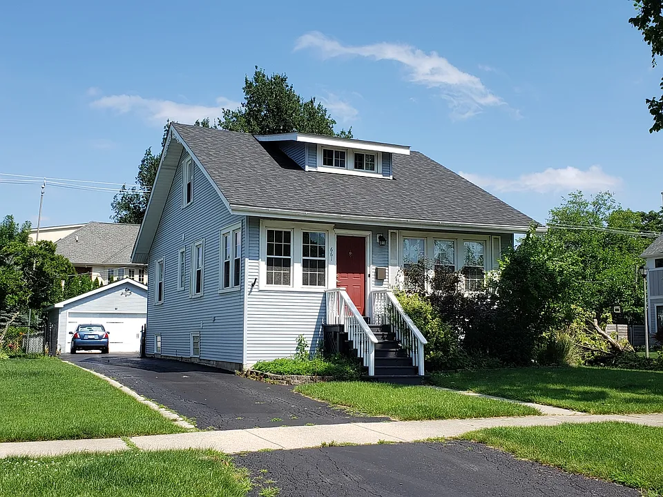 661 S Swain Ave