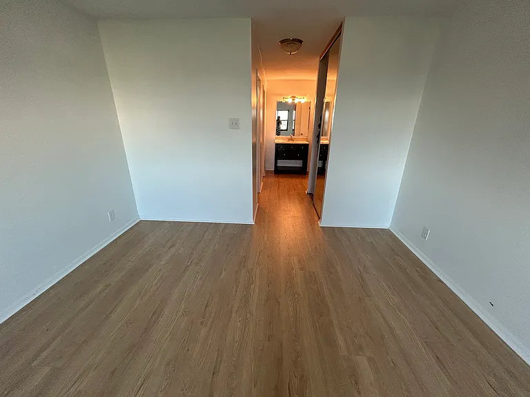 205 Yoakum Pkwy #1620 — Photo 4
