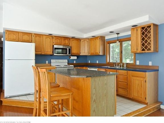 2nd image of 7 Aspen St