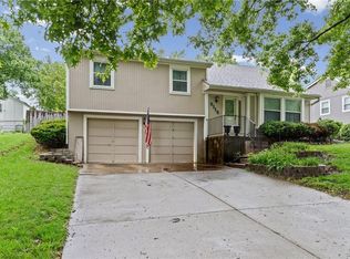 9118 Alden St, Lenexa, KS 66215