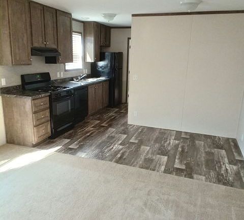 4th image of 4911 Bay Dr #62