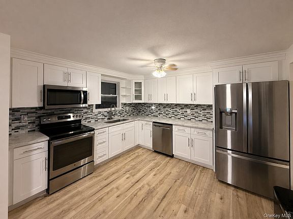 5th image of 65 Biscayne Drive