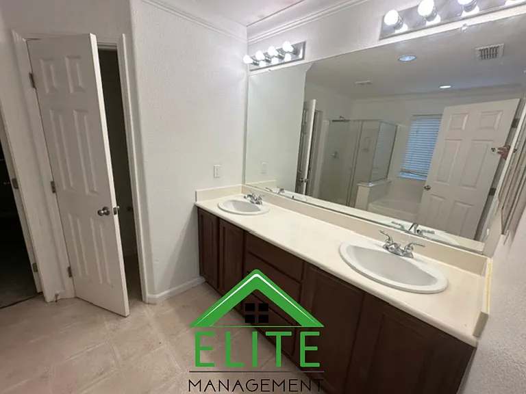 1888 Spaletta Way — Photo 14
