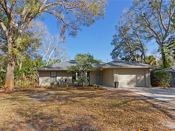 2nd image of 966 21st Ave