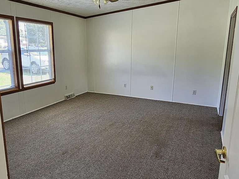 188 Ross Rd — Photo 17