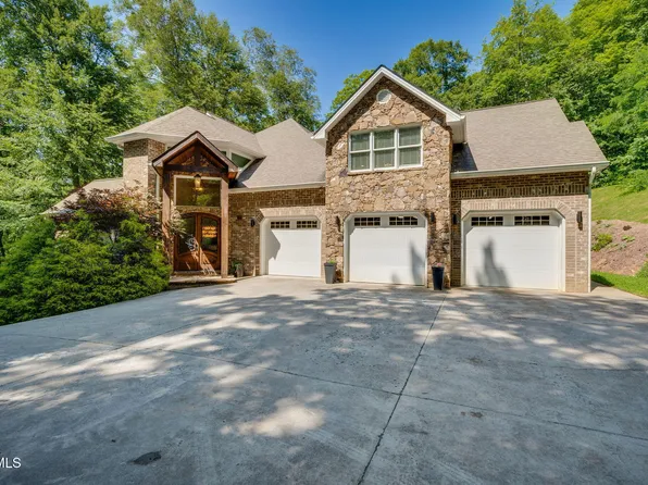 213 Shadowood Dr, Johnson City, TN 37604