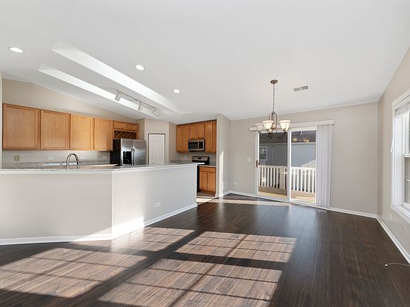 5th image of 5114 Edgewater Ct #5114