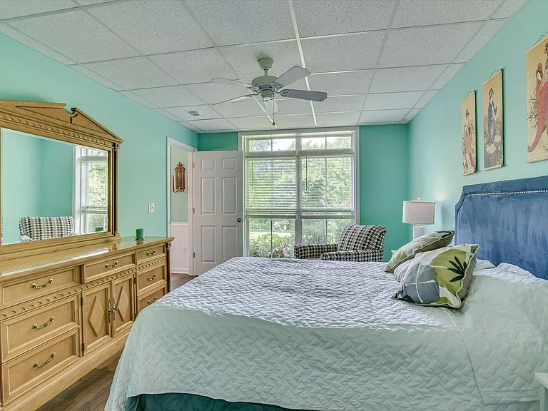 212 Jackson Ave — Photo 14